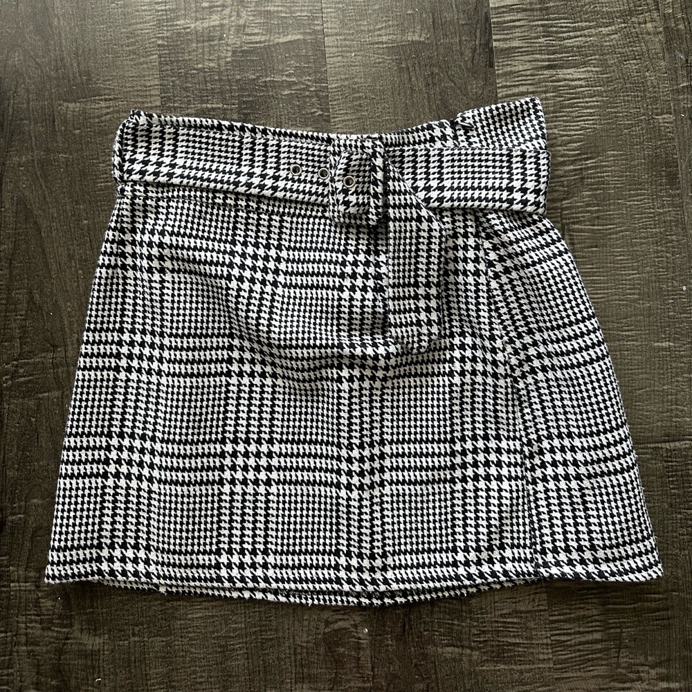 Classic Black and White Houndstooth Skirt